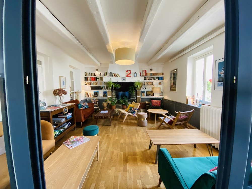 Hôtel Saint-Michel 32/50