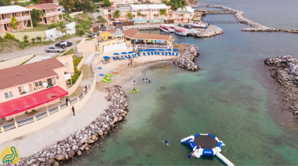 BIRD ROCK BEACH HOTEL 44/47