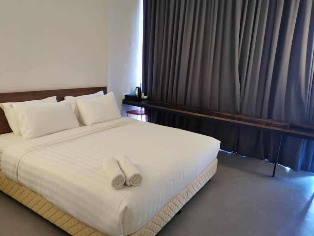 T+ Premium Hotel 12/27