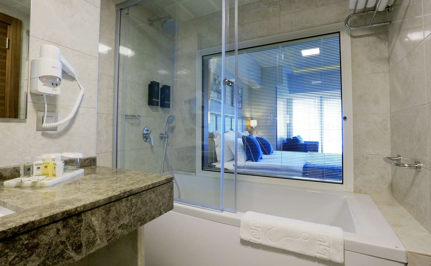 Karsiyaka Convention & Spa Hotel 40/42