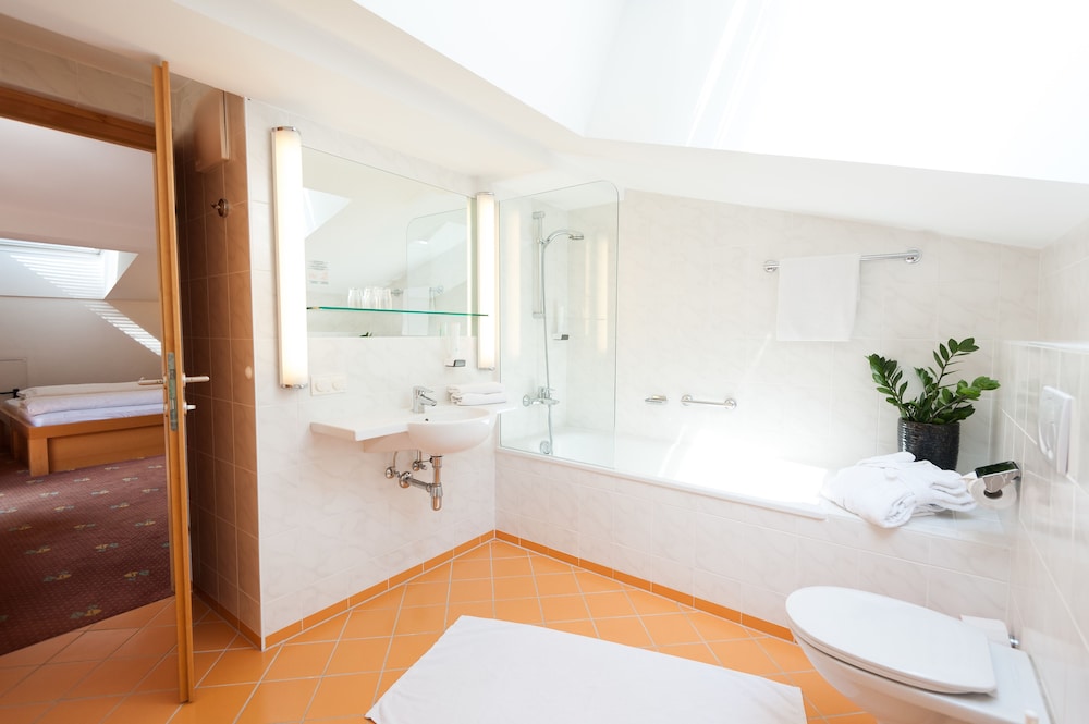 Hotel Der Waldhof Zell Am See 34/35