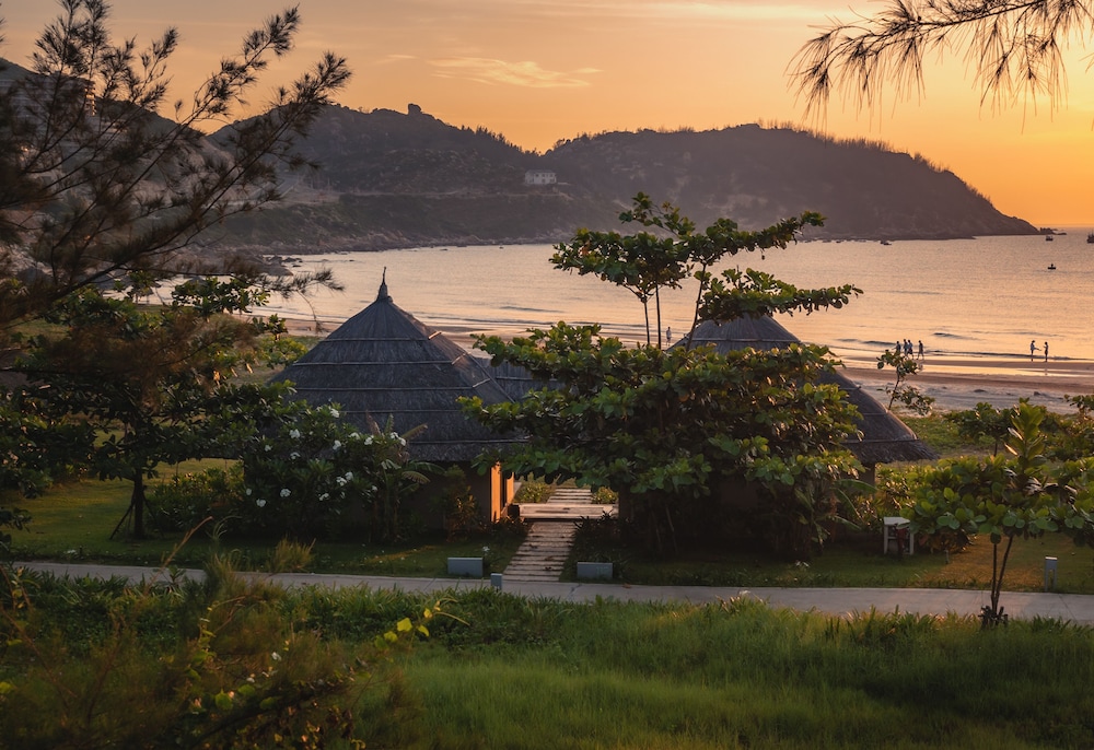 Crown Retreat Quy Nhon 82/88