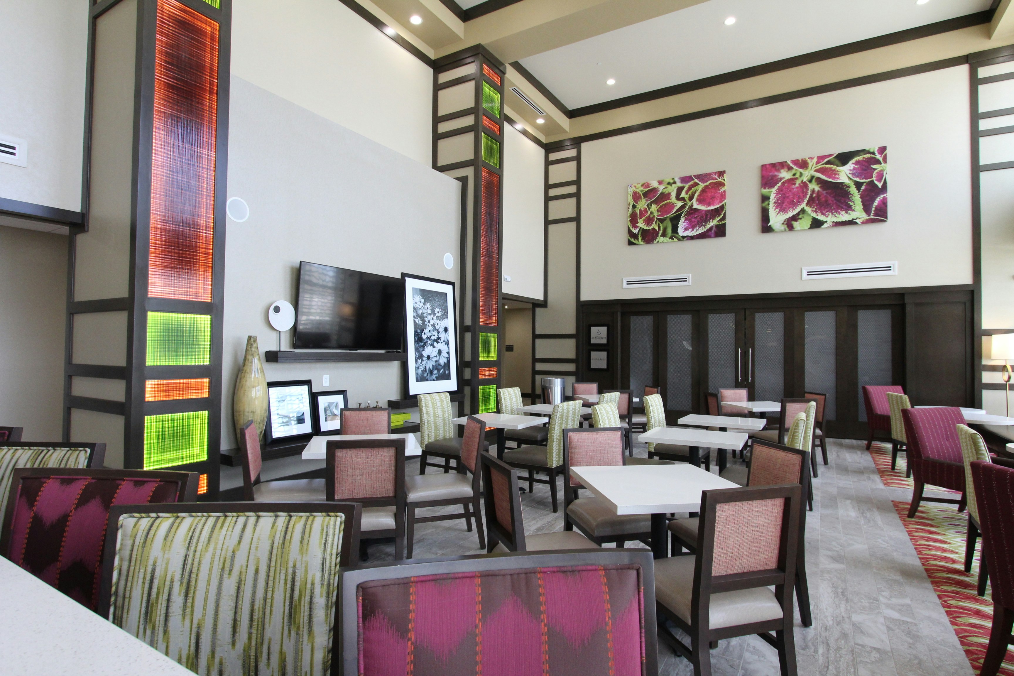 Hampton Inn Suites Dallas Market Center 46/75