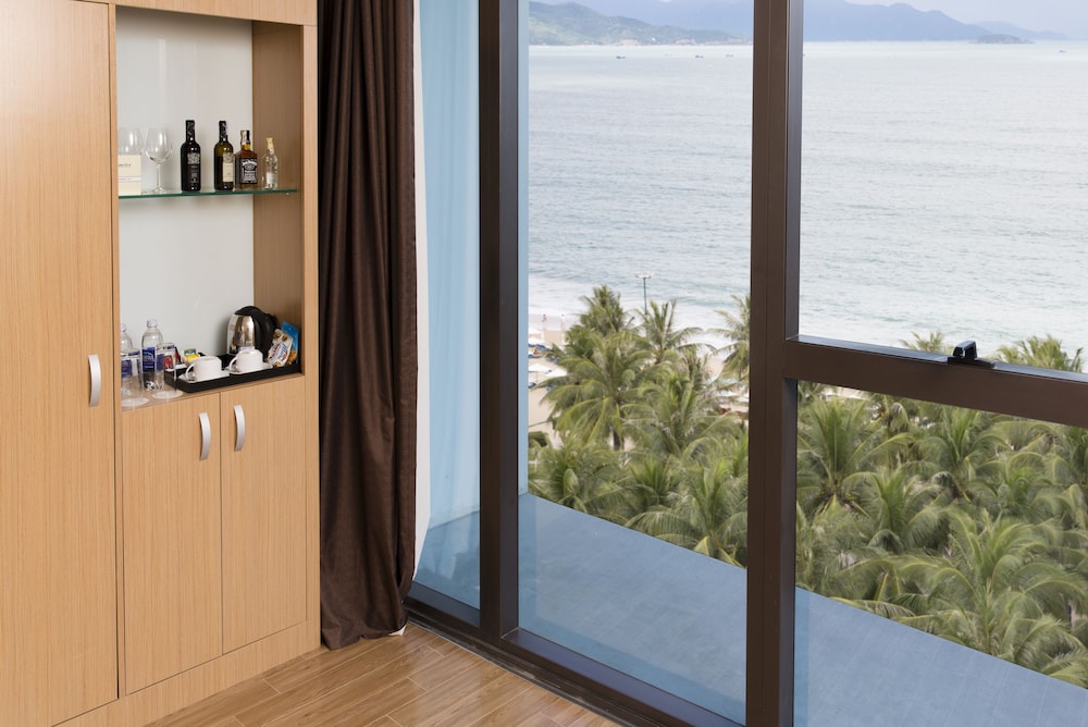 Starcity Bayfront Nha Trang Hotel 10/76
