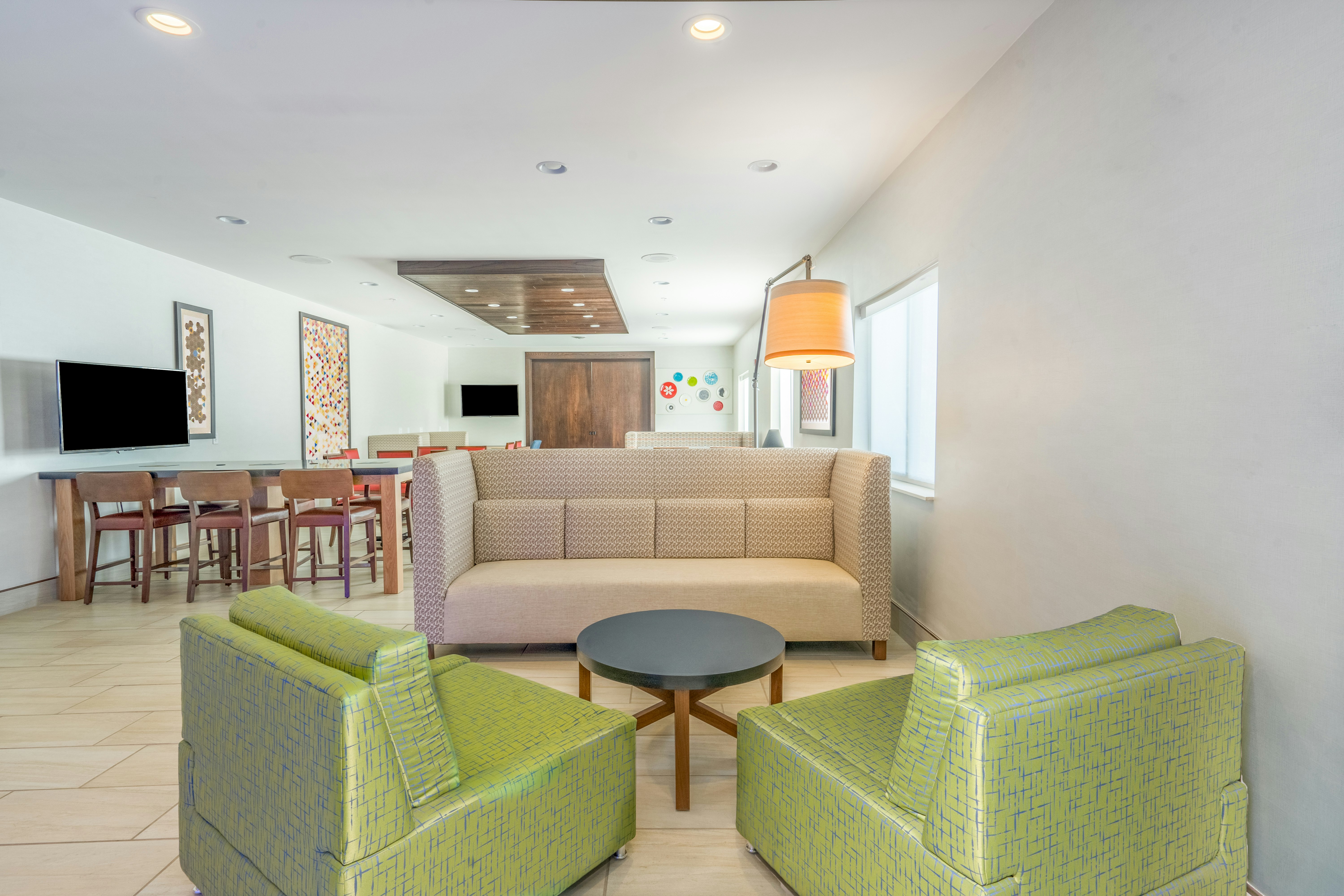 Holiday Inn Express Howe (Sturgis, Mi) 33/49