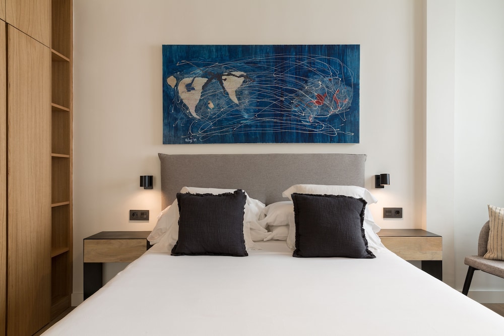 PUERTA CATEDRAL SUITES 18/50