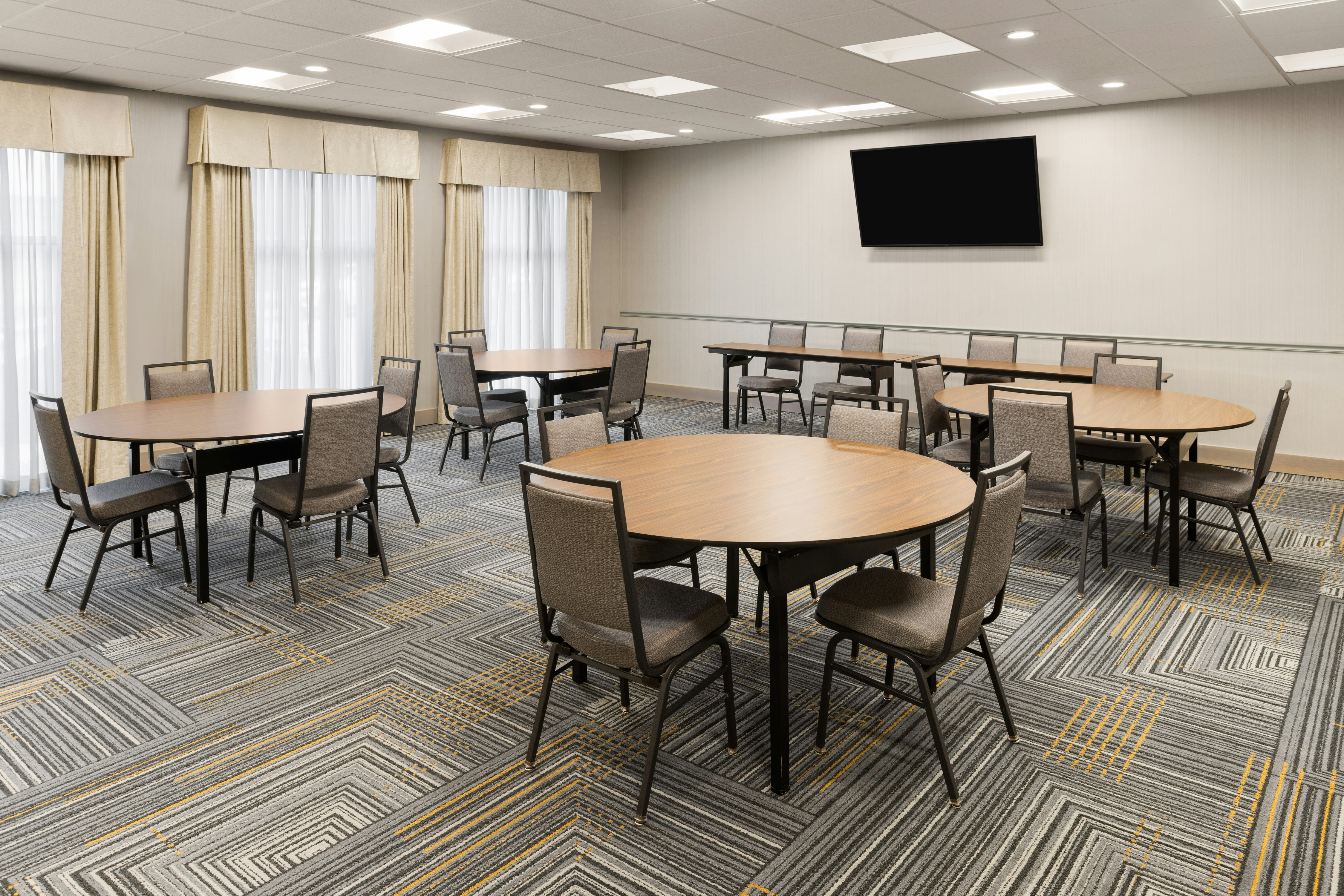 Homewood Suites by Hilton Cincinnati Midtown 18/22