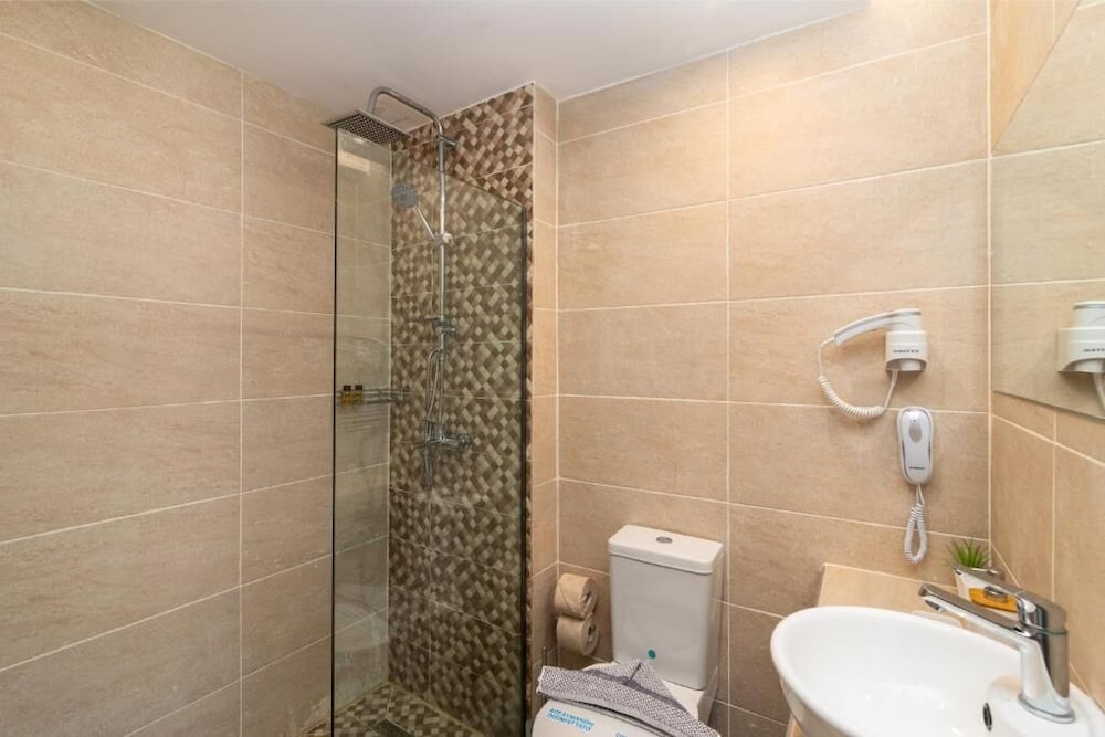 Happy Days Hotel - Adults Only 18/18