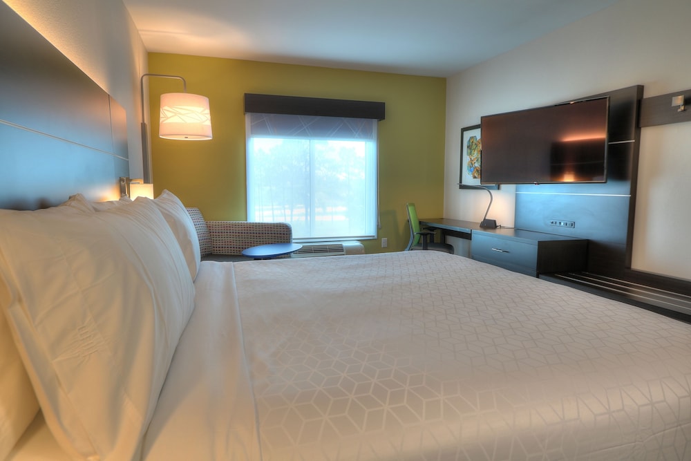 Standard, Queen Bed