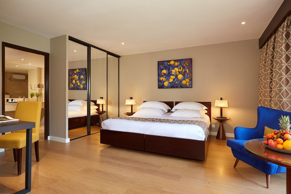 PRESTIGE, SUITE