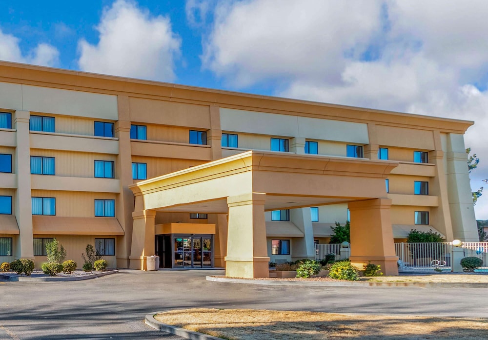 La Quinta Inn & Suites by Wyndham Las Cruces Organ Mountain 3/49