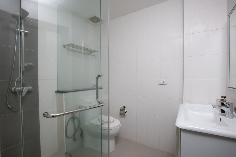 The Patong Center Hotel 37/40