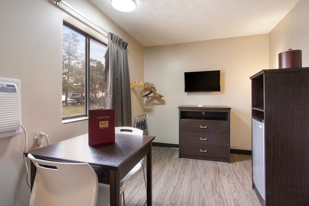 Red Lion Inn & Suites Olathe Kansas City 21/23