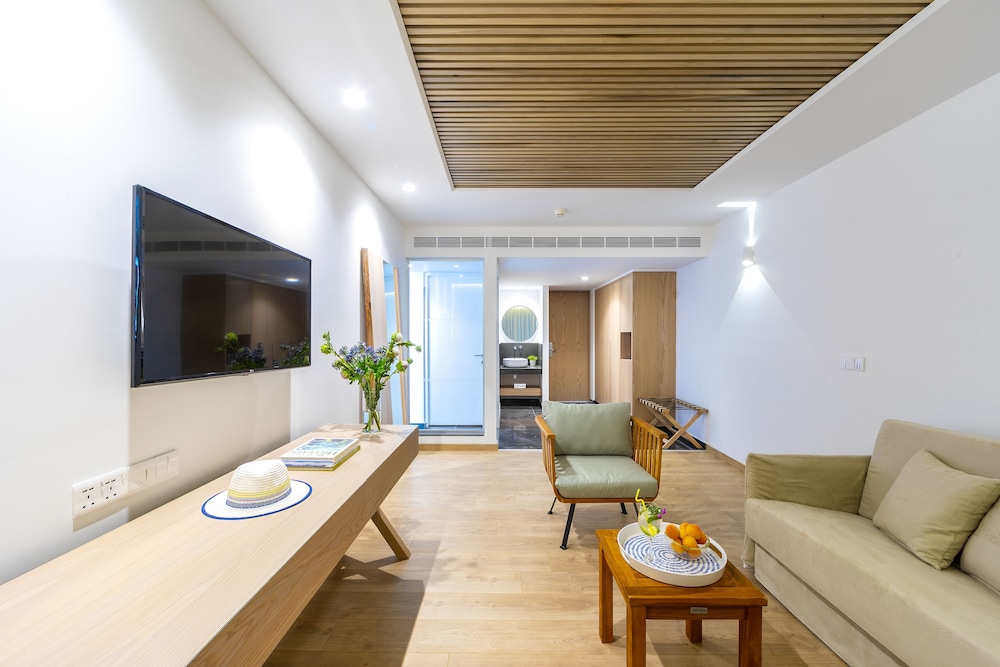 Limanaki Beach Hotel & Suites 23/36