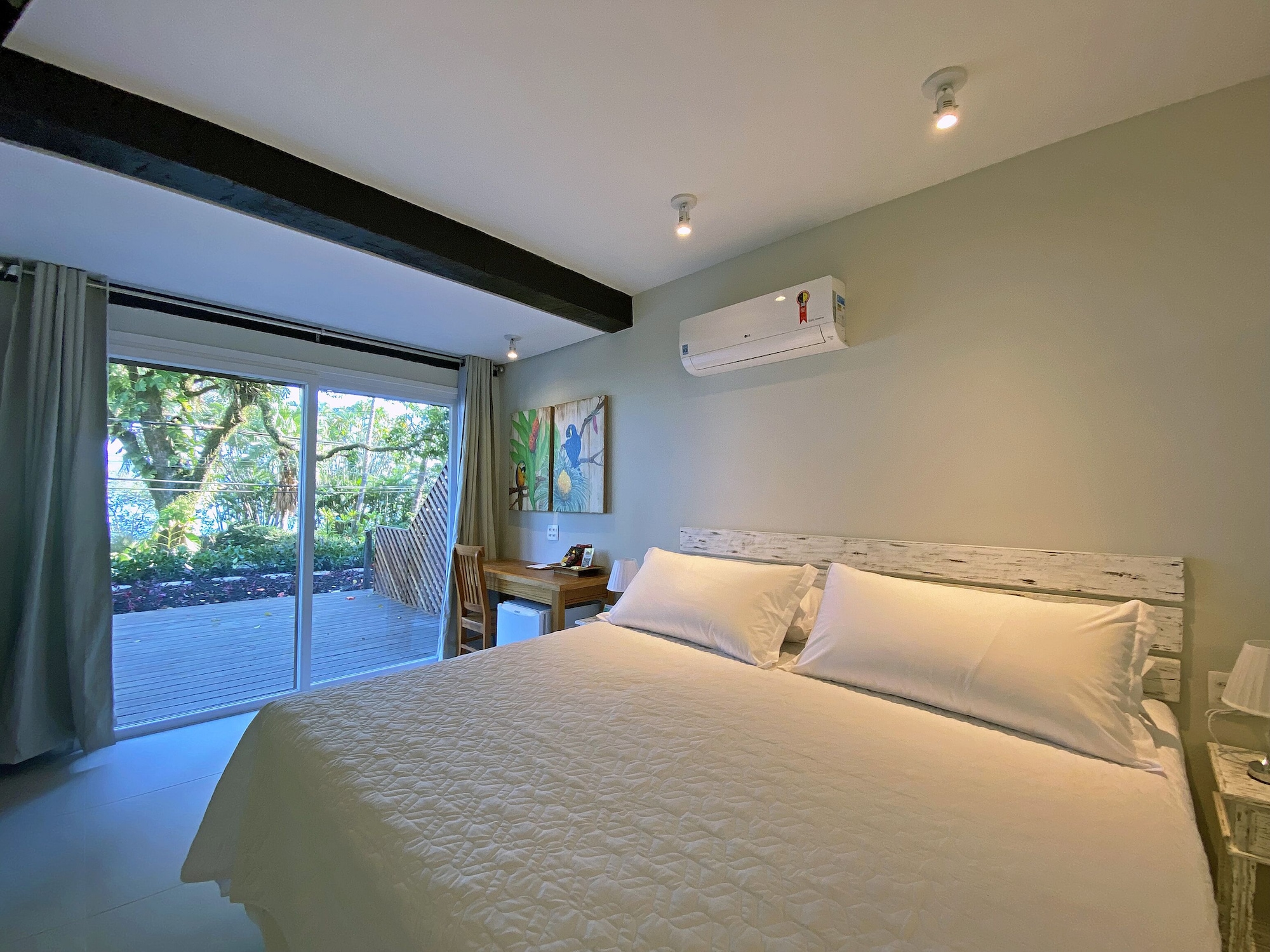 DOUBLE BED