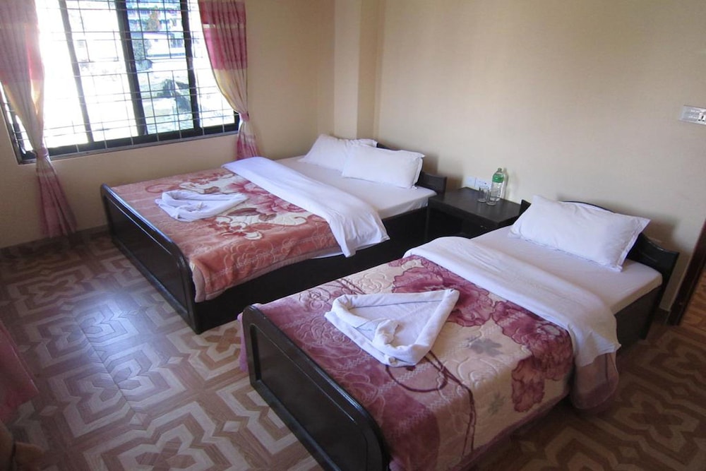 ECONOMY, DOUBLE OR TWIN BED