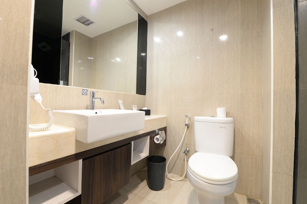 Horu Hotel Mangga Dua (formerly Hotel Neo Mangga Dua) 27/35