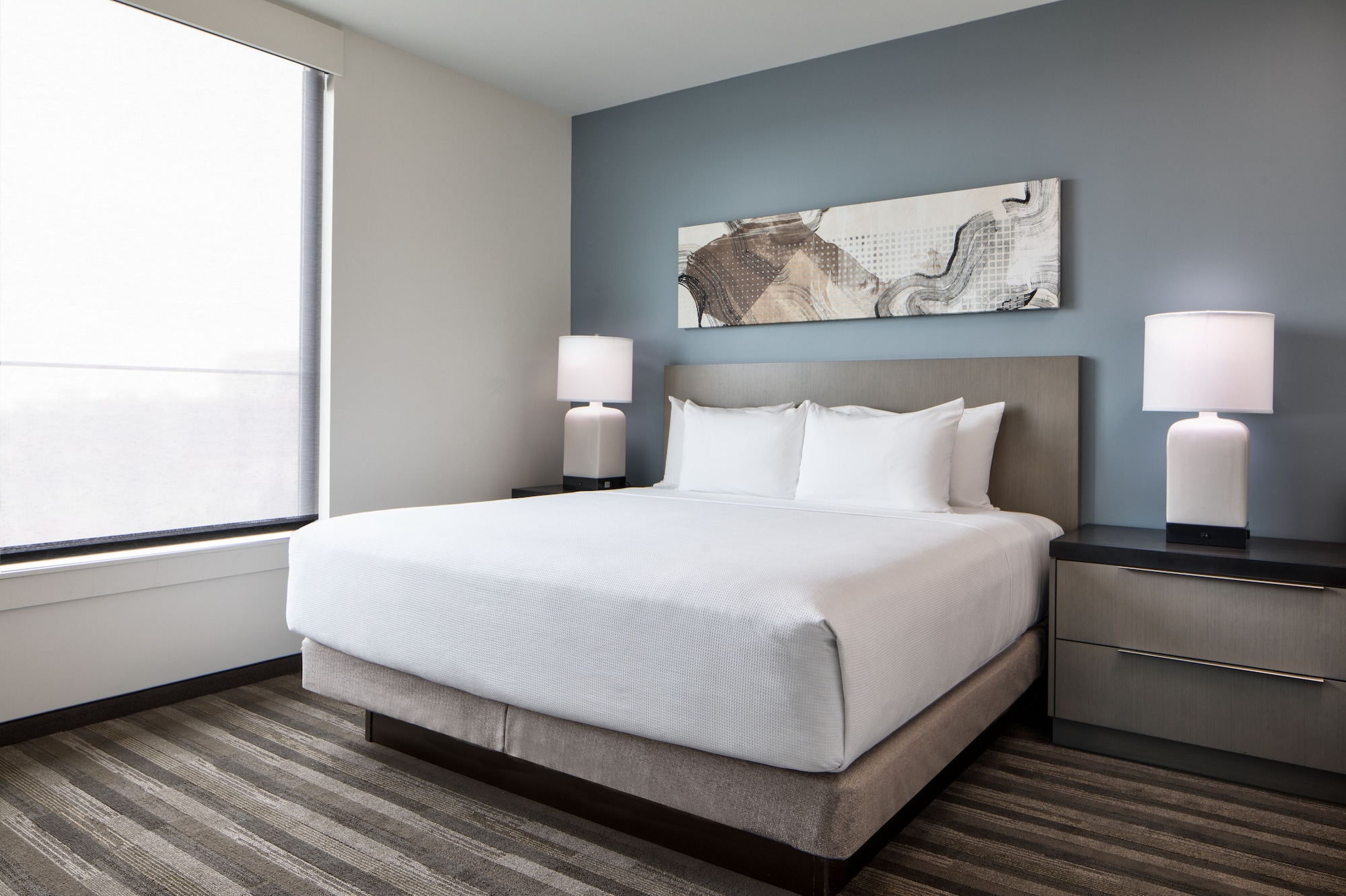 STUDIO, KING BED, SOFA, KITCHEN, ACCESSIBLE