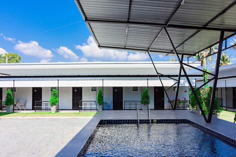 OYO 533 Runya Poolvilla 37/50