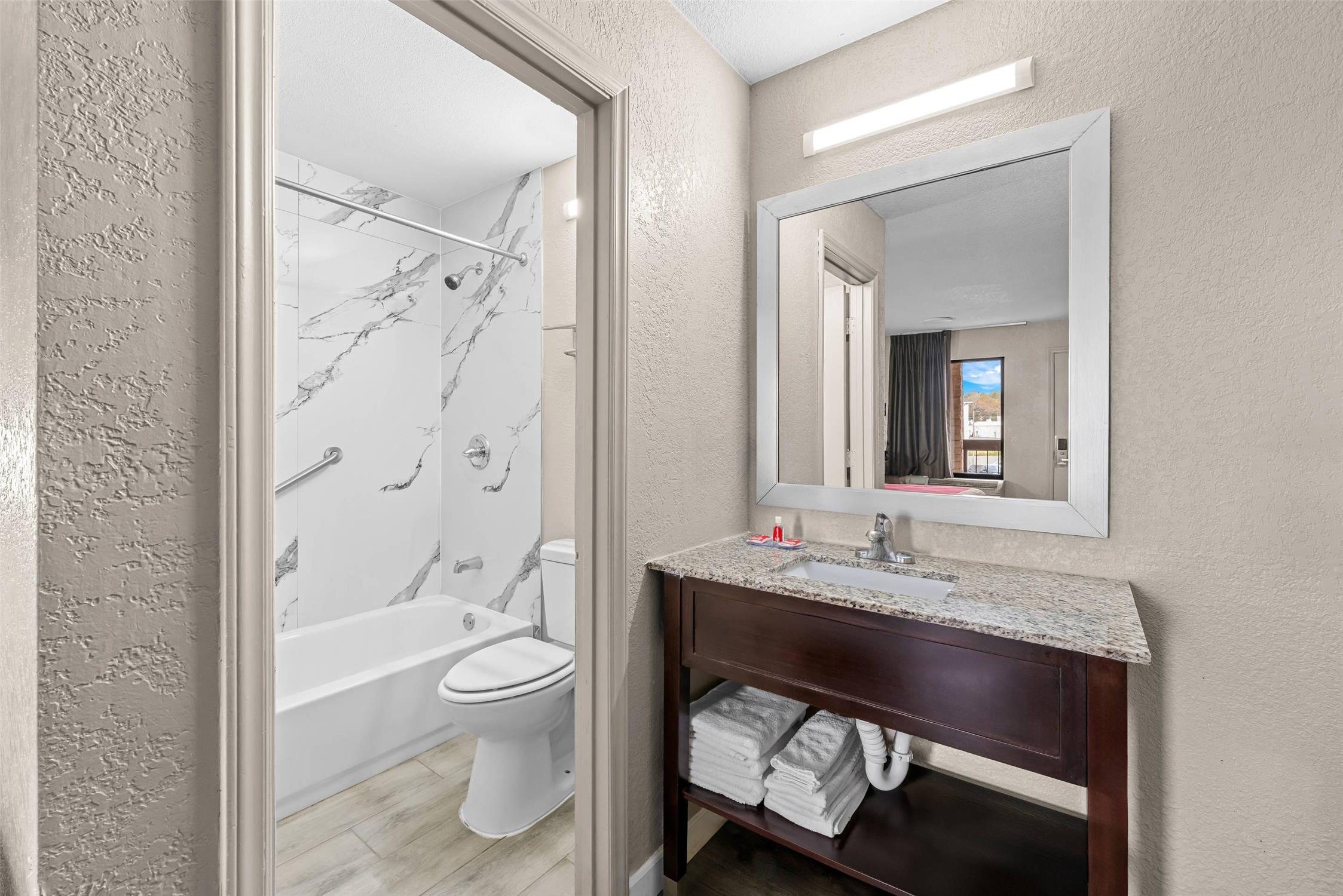 Econo Lodge Kannapolis - Concord 24/24