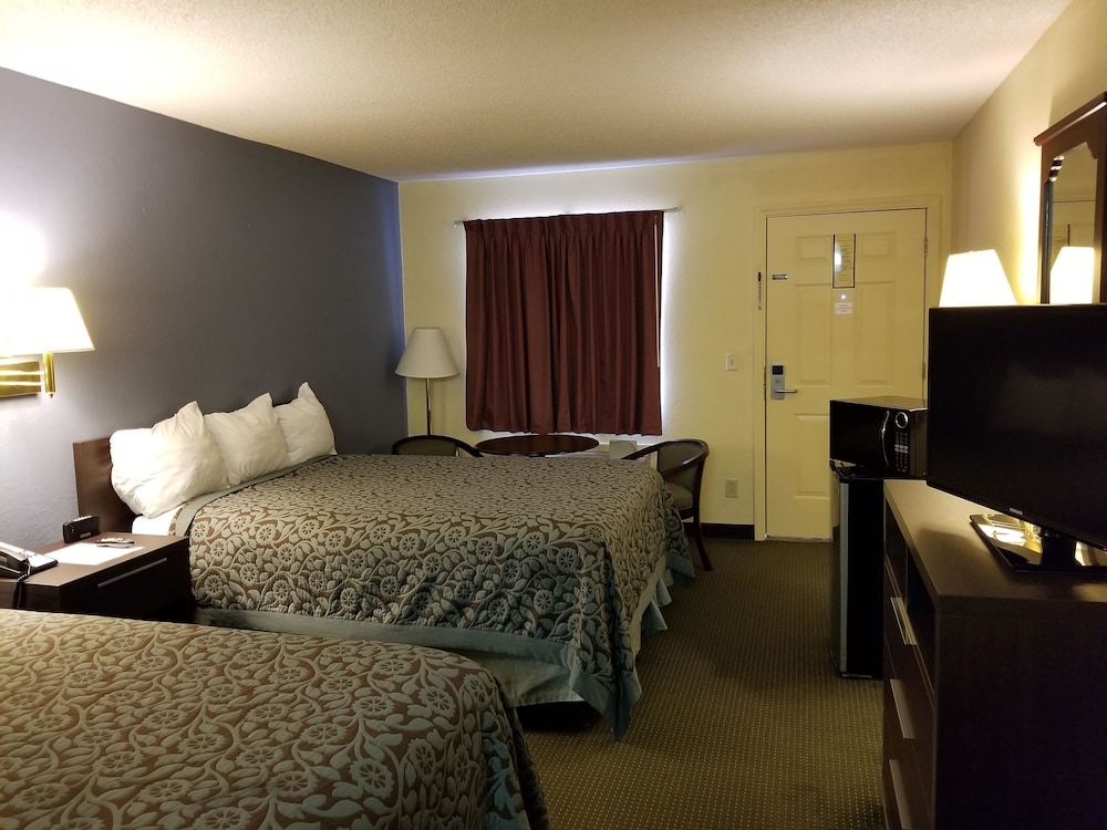 Days Inn By Wyndham Camilla 4/24