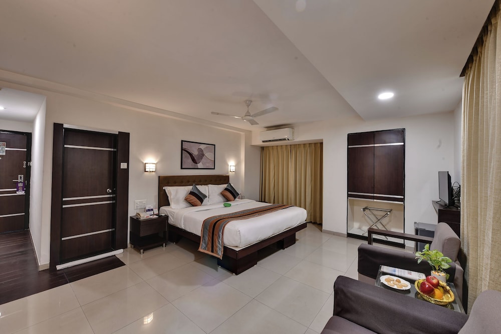 Click Hotel Yuvraj 19/46