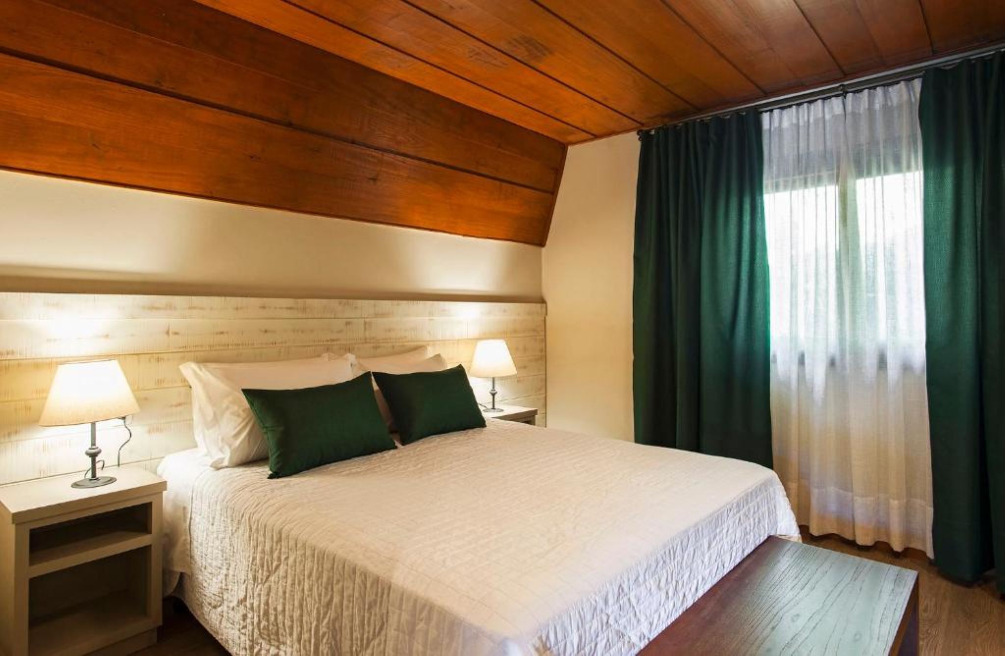 CHALET, SINGLE