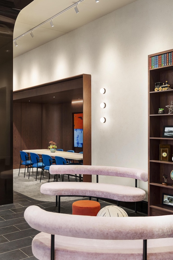Hyatt Centric Montreal 5/39