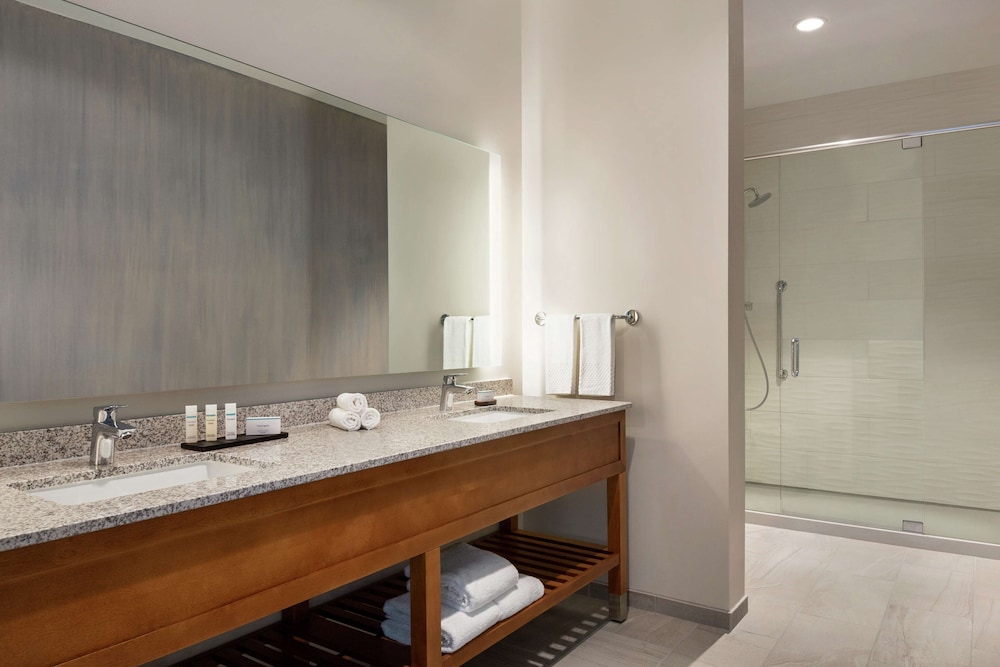 Embassy Suites By Hilton Sarasota Fl 26/65