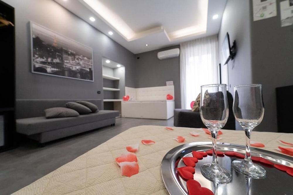Naples Royal House B&B 41/50