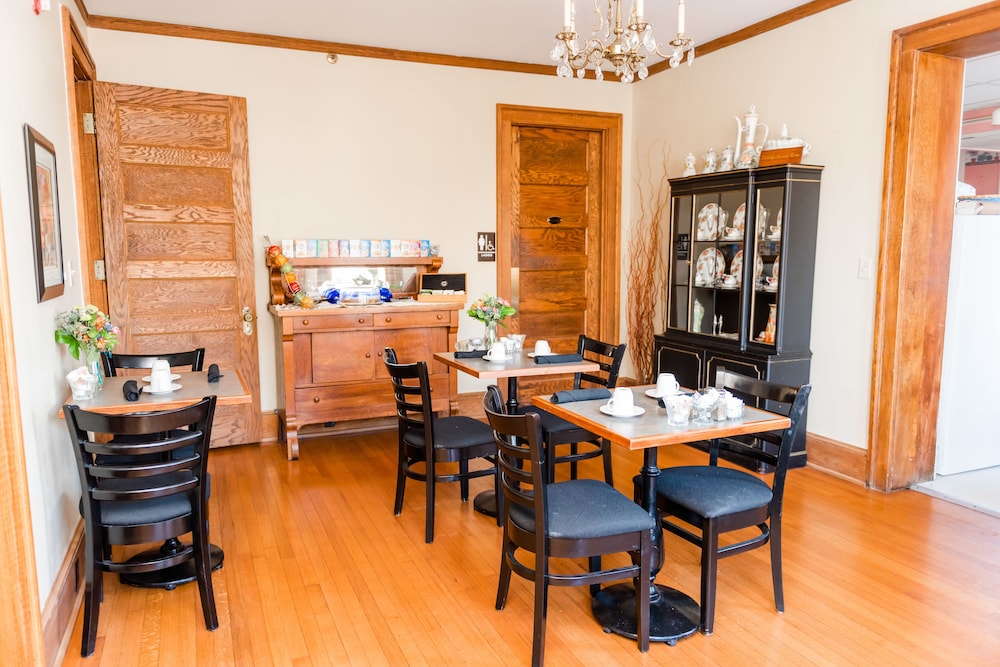 Inn at 835 Boutique Hotel 39/50