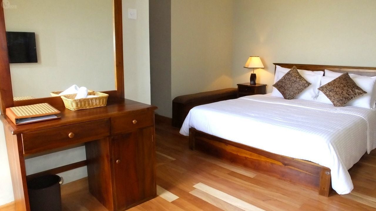 RIVER, JUNIOR SUITE, MOUNTAIN VIEW, BATHTUB