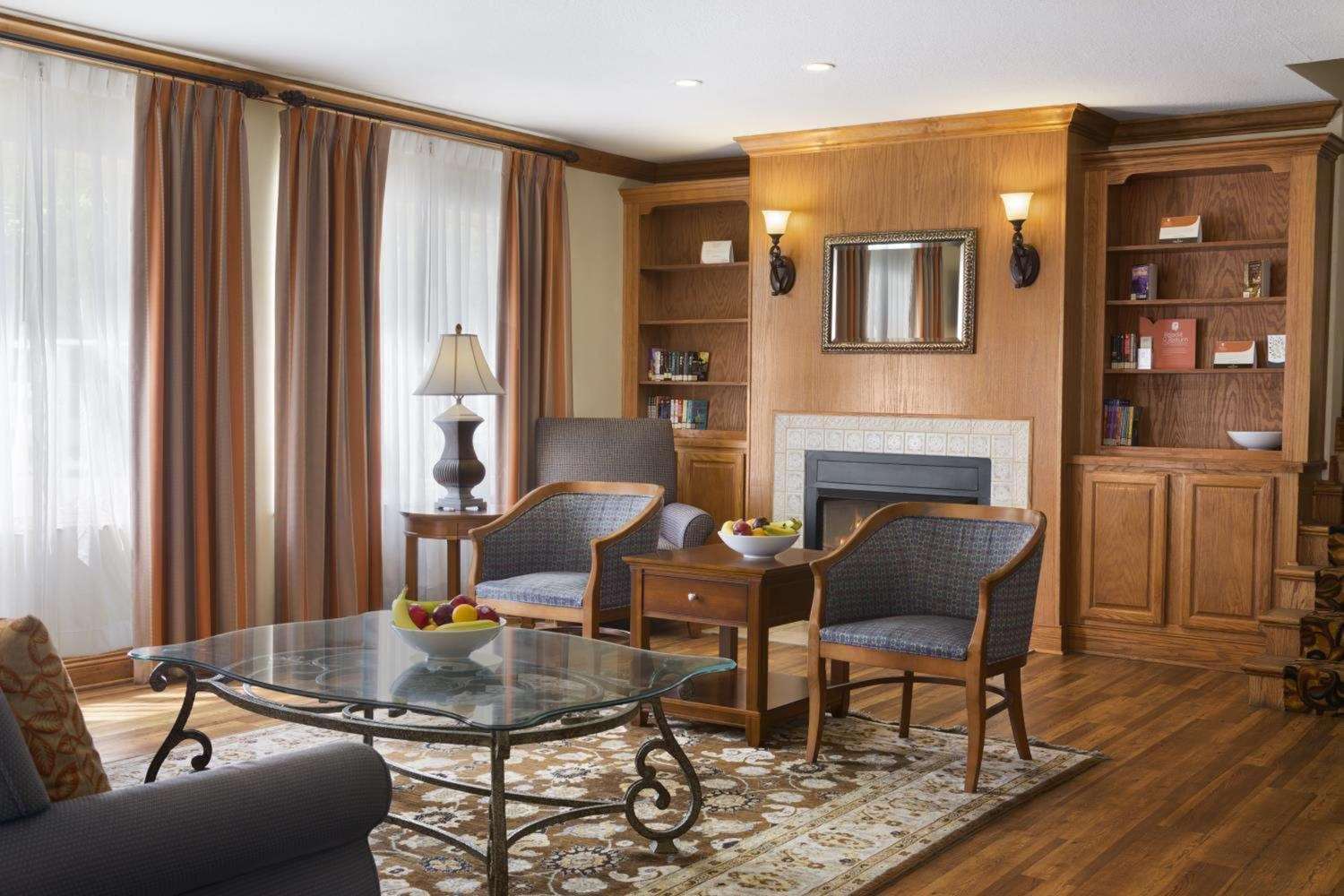 Country Inn & Suites by Radisson, Saraland, AL 5/8