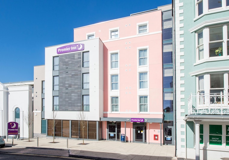 Premier Inn Tenby Town Centre 22/27