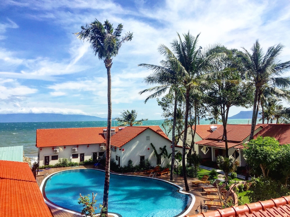 Hula Hula Beachfront Phu Quoc 3/73