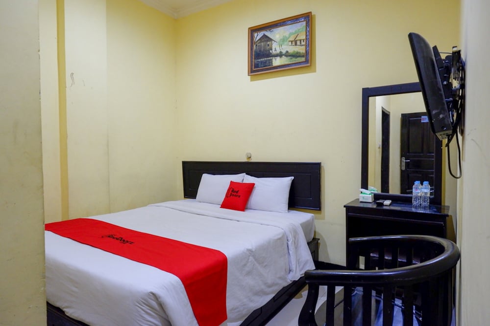 RedDoorz near Citraland Waterpark Kendari 10/29