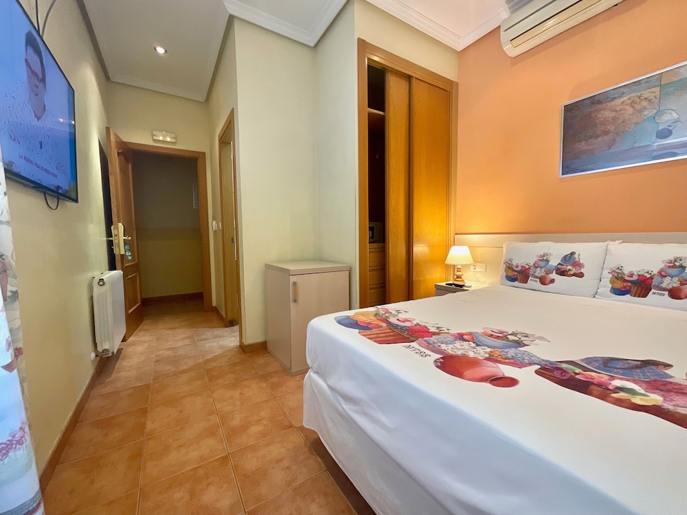 Hostal Luz 12/72