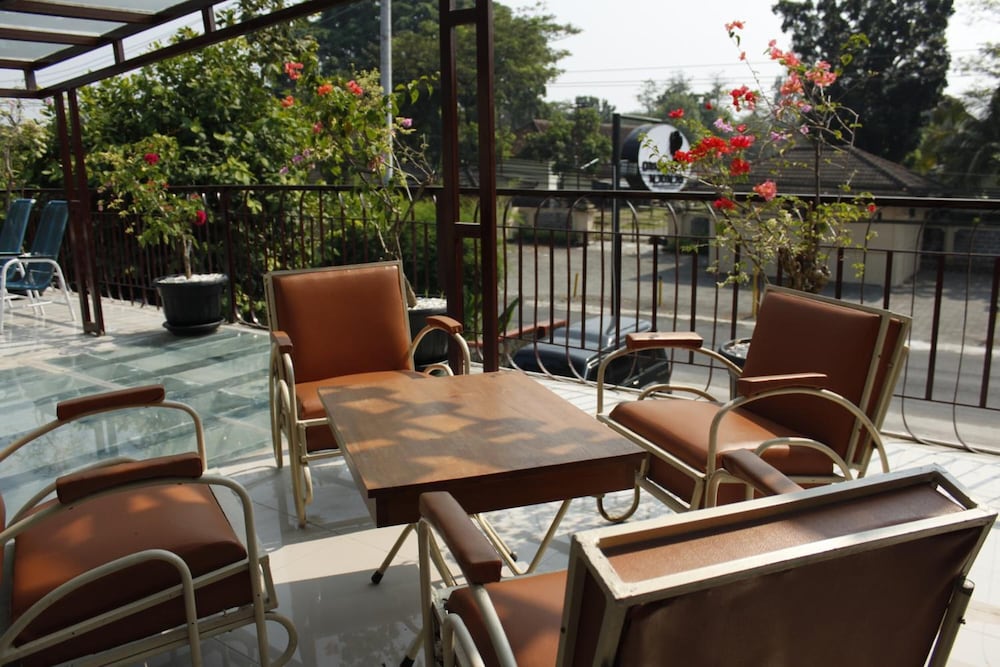 Omah Njonja Bed & Brasserie 45/63