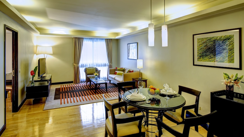 Radisson Hotel Chateau de Bangkok 28/48
