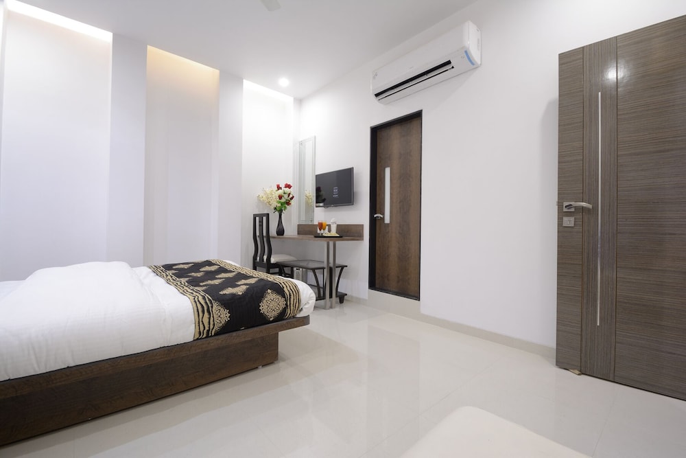 HOTEL ONE UP 21/69