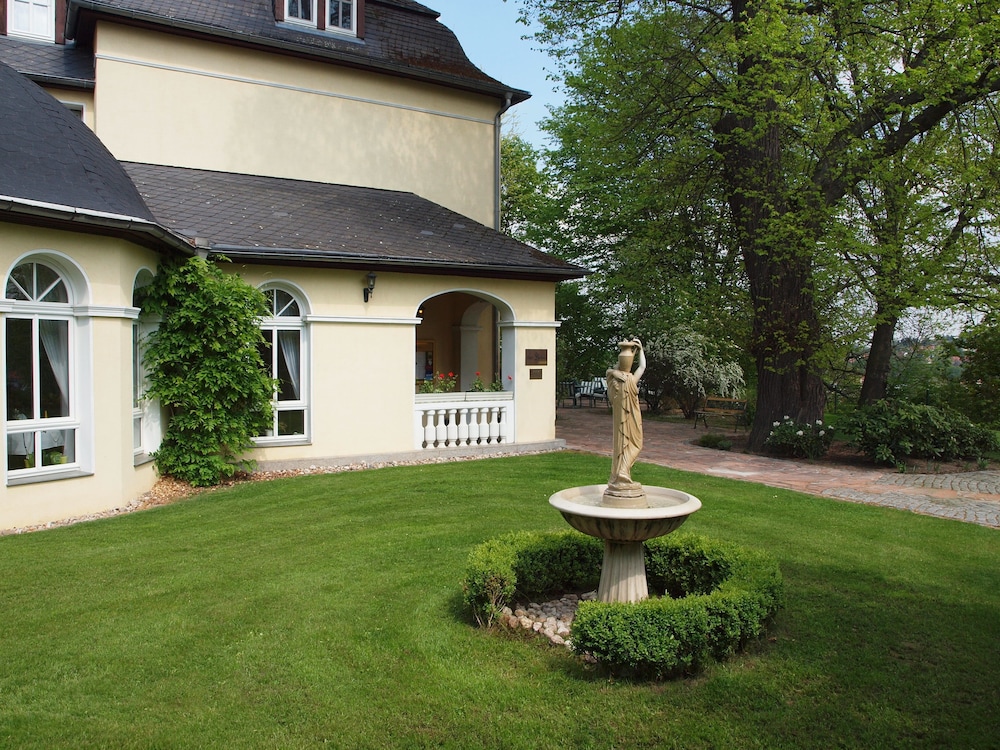 Hotel Bellevue Schmolln 32/42