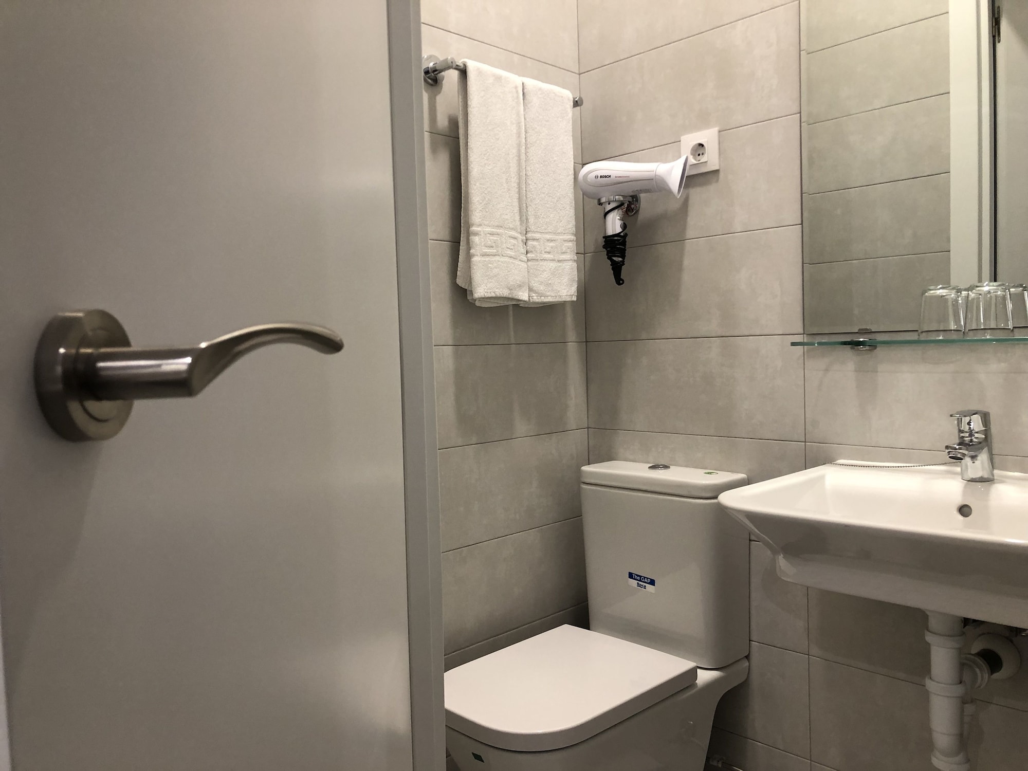 ROOM, TWIN BEDS