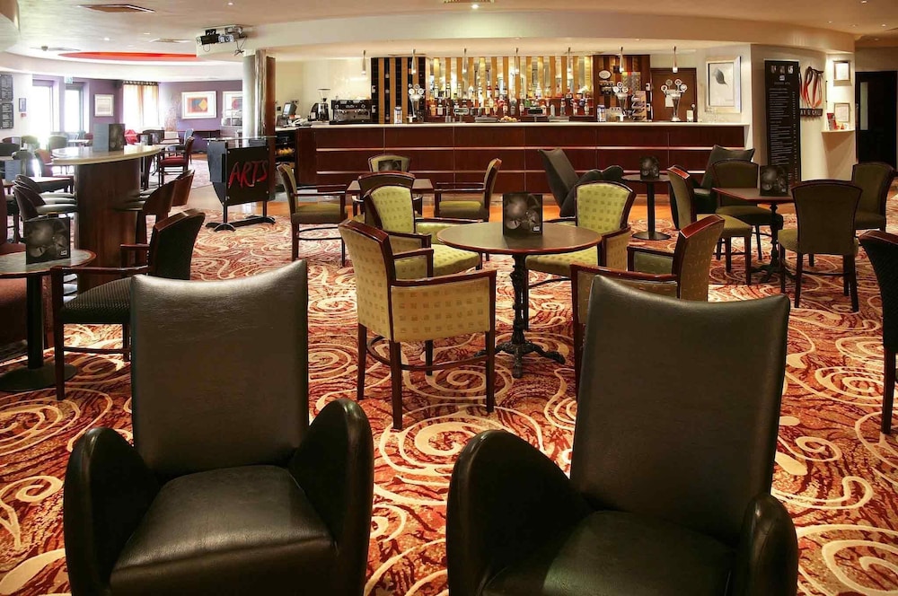 Mercure Livingston Hotel 51/71