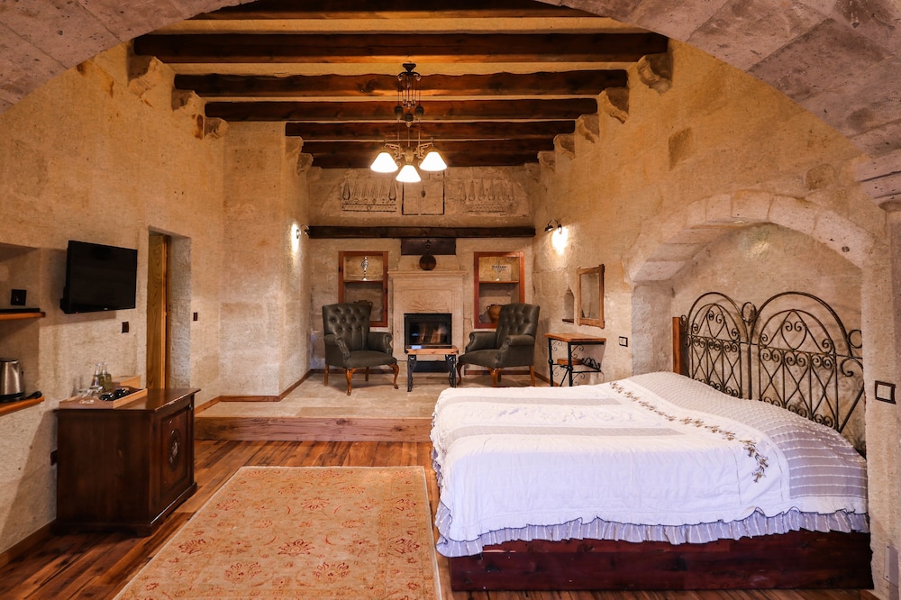 Sultan Cave Suites 32/77