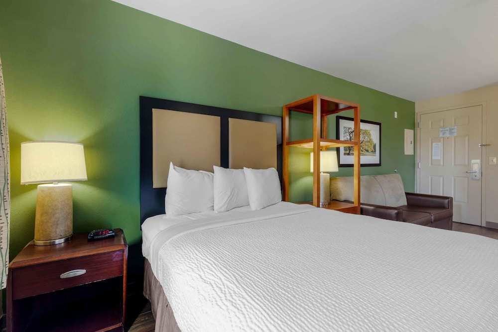 Hawthorn Extended Stay by Wyndham Irving Las Colinas 33/69