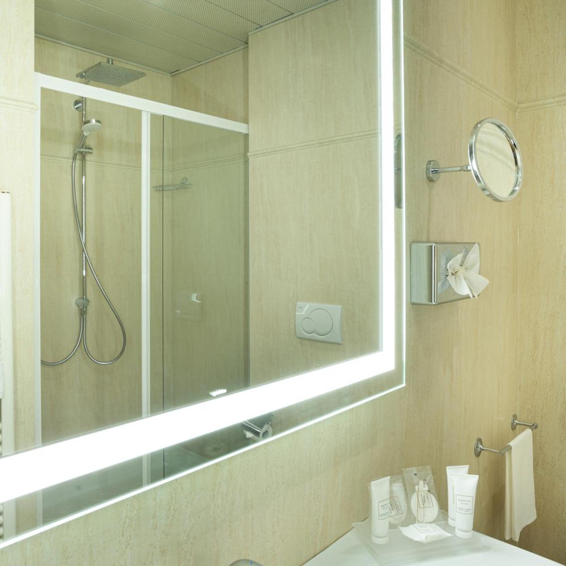غرفة سوبيريور بسرير فردي، Best Western Plus Executive Hotel And Suites 3/3