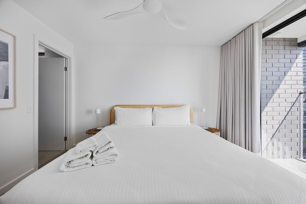 The Shores Surfers Paradise Apartments 13/50