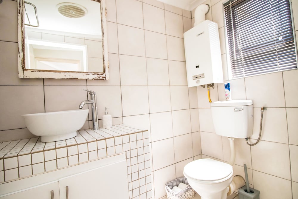 Little Rose Guesthouse & Self-Catering 43/50