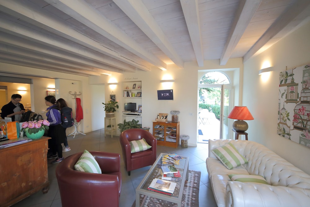 Hotel Villa Moron 26/50