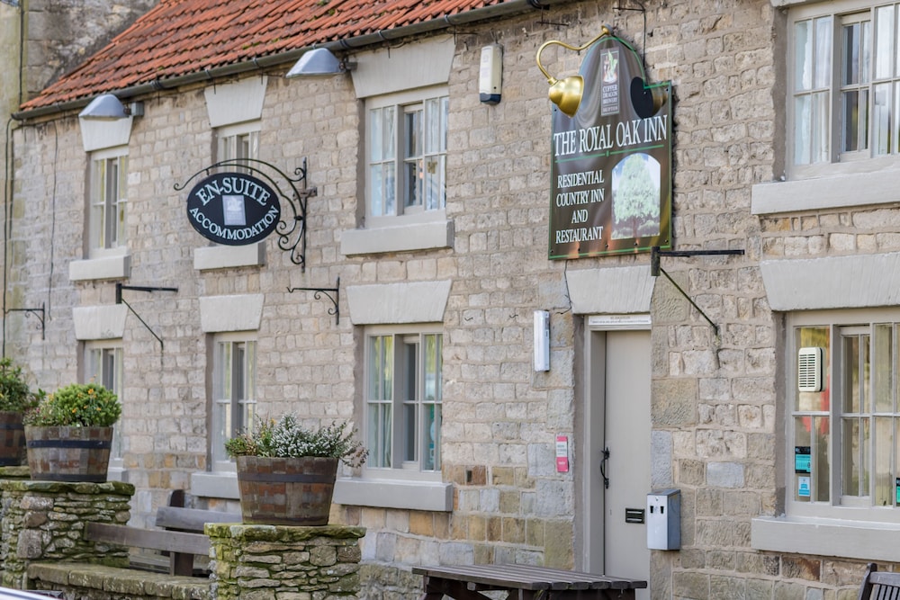 The Royal Oak Inn 1/49
